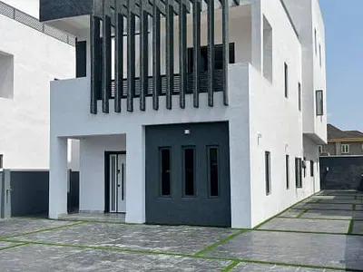 A Tastefully Built Detached 5-Bedrooms Duplex with a Boys Quarter — Aerodrome GRA, Samonda, Ibadan, Oyo
