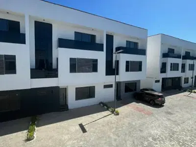 Tastefully Finished 4 Bedroom Terrace with a Room BQ — Lavida Estate Off Freedom Way in Lekki Phase 1, Lekki, Lagos