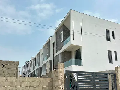 Luxury 2-Bedroom Flat with Excellent Facility — Ologolo, Lekki, Lagos