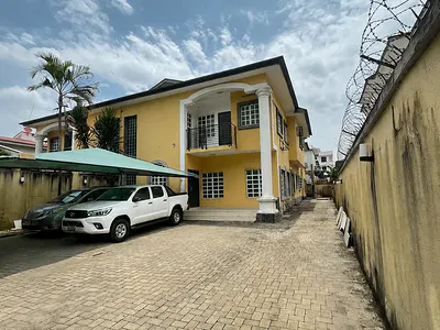4 Bedroom Detached House with a Room BQ and Ample Parking Space — Lekki Phase 1, Lekki, Lagos