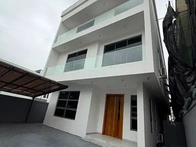 Luxury 5 Bedrooms Detached Duplex with Excellent Facility — Ikoyi, Lagos