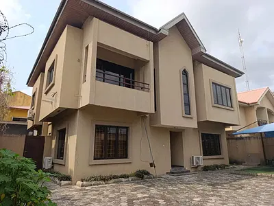 5 Bedroom Detached House with a Room BQ and Spacious Living Room — Lekki Phase 1, Lekki, Lagos