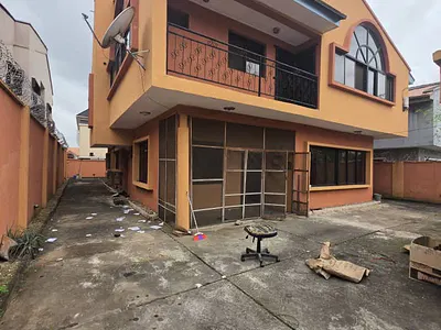 A Contemporary 5 Bedroom Detached Duplex — Ikeja, Lagos