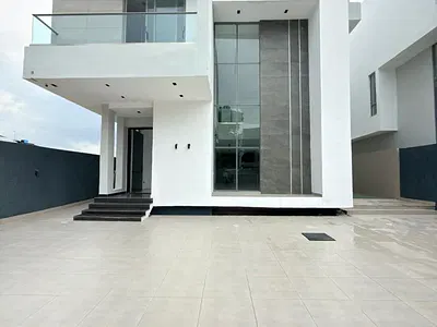 5 Bedroom Duplex with 2 BQ & Cinema, Pool — Ikoyi, Lagos