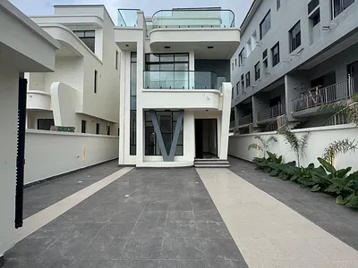 Currently One of the Architecturally Striking Home in Lekki. — Lekki Phase 1, Lekki, Lagos