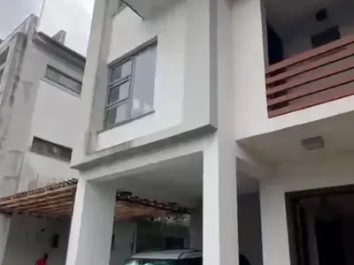 4 Bedroom Detached Town House with a Pool and BQ — Ikoyi, Lagos