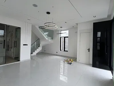 Contemporary 5 Bedroom Detached Duplex — Ajah, Lagos