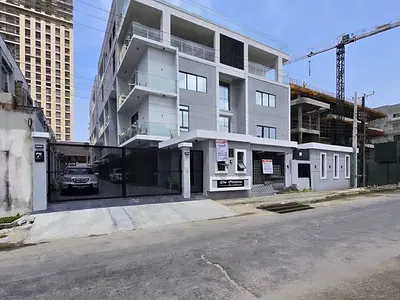 Luxurious 6 Bedrooms Fully Detached Duplex — Ikoyi, Lagos