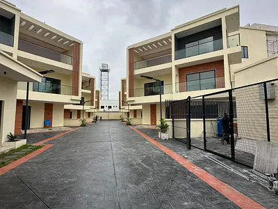 Stunning Modern Designed 5 Bedroom Detached House with 2BQS — Ikoyi, Lagos