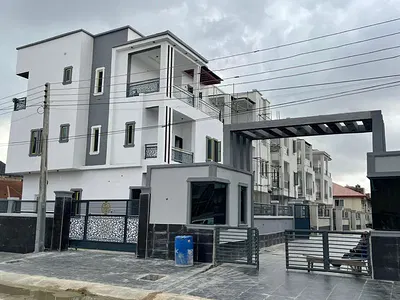 Contemporary 5-Bedroom Duplexe on 2 Suspended Floors — Golden Estate, Amuwo Odofin, Lagos