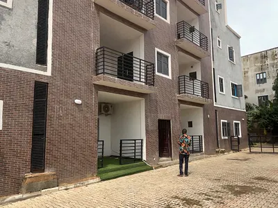 Spacious Renovated 3 Bedroom Apartment with Ac and Solar — Jahi, Abuja