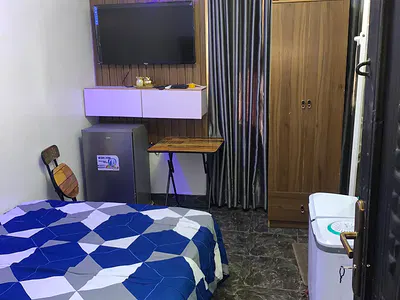 Comfortable Studio Apartment with Washing Machine — Morocco, Yaba, Lagos