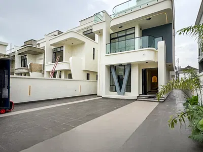 Luxury 5-Bedroom Detached Duplex with a BQ, Pool and Cinema — Lekki Phase 1, Lekki, Lagos