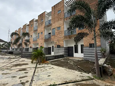 4 Bedrooms Terraced Duplex in a Lovely Location — Ikeja GRA, Ikeja, Lagos