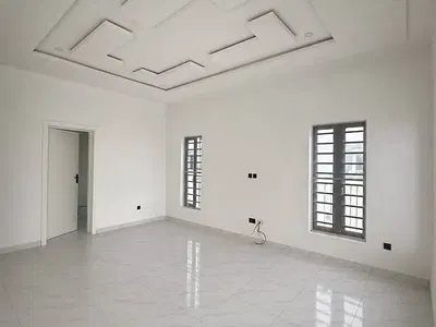 Spacious Semi Master Bedroom Shared Apartment — Lekki, Lagos