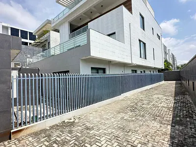 Waterfront 5 Bedrooms Detached Duplex with Pool and Cinema — Banana Island, Ikoyi, Lagos