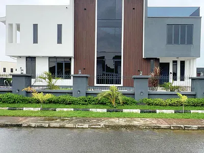 Massive 5 Bedroom Fully Detached Duplex with Cinema Gym and Pool — Royal Garden, Ajah, Lagos