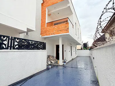 Exquisitely Built 5 Bedroom Fully Detached Duplex with a BQ — Magodo, Lagos