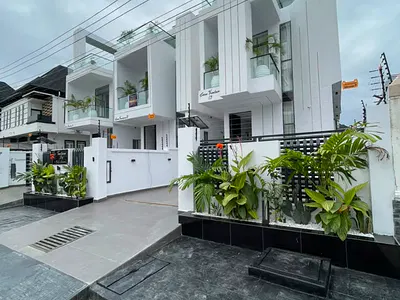 Contemporary 5 Bedroom Fully Detached Duplex + BQ, Pool, Cinema — Lekki, Lagos