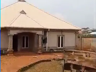 Solidly Built 4 Bedroom Bungalow with All Round Pop — Foursquare Eruwen Ikorodu Lagos., Ikorodu, Lagos