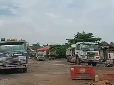 Dry Land Measuring 12 Plots — Facing the Road, Iyana Ipaja, Ipaja, Lagos
