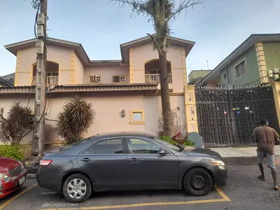 A Vacant 5 Bedrooms Semi Detached Duplex Plus a Room BQ for Rent — Bolaji Crescent Off Peace Valley Magodo Phase Ii, GRA Phase 2, Magodo, Lagos