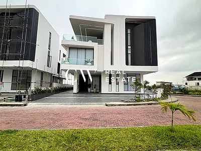 5 Bedroom Detached Duplex — Lekki, Lagos