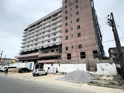 Luxury 1 Bedroom Apartment with Elevator, Pool, Gym — Lekki, Lagos