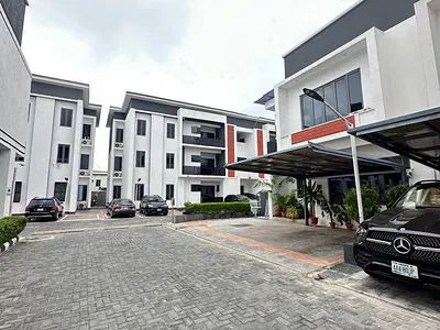 Serviced 3 Bedrooms Apartment with BQ and Swimming Pool — Ologolo, Lekki, Lagos