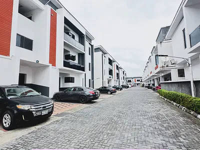 Serviced 3 Bedrooms Apartment with BQ and Swimming Pool — Lekki, Lagos