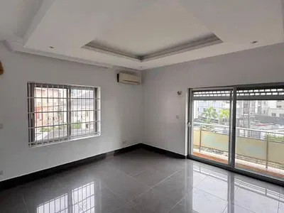 Spacious 5 Bedroom Terrace Duplex with BQ — Ikoyi, Lagos