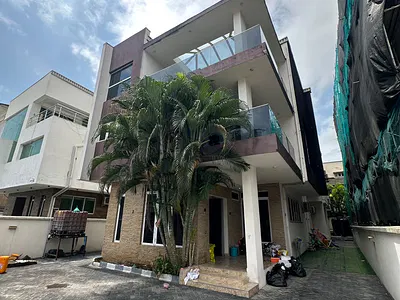 Spacious Five Bedroom Detached House — Banana Island, Ikoyi, Lagos