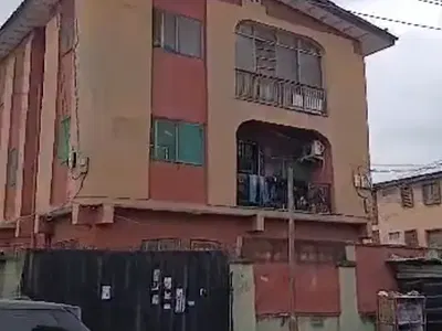 A Well Maintained 6units of 3bedroom Flats Very Solid and Strong 2stor — Bariga, Shomolu, Lagos