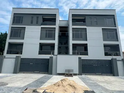 Luxury 2 Bedrooms Maisonette, Gym, Swimming Pool and Elevator. — Lekki, Lagos