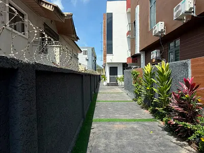 5 Bedroom Detached Duplex in a Flood Free Environment — Lekki, Lagos
