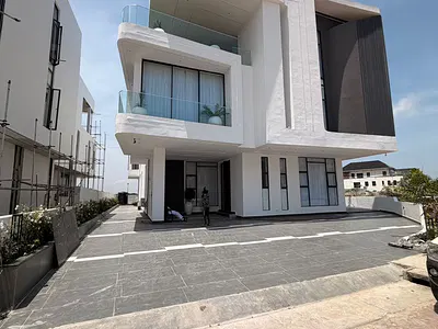 Six Bedroom Fully Detached Duplex — Lekki, Lagos