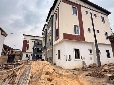 Beautiful Super Spacious 2 Bedroom Apartment in a Good Neighborhood. — Surulere, Lagos
