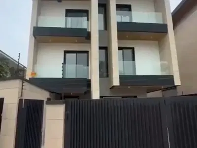 5 Bedroom Fully Detached Large Multi Purpose Room Large Family Lounge — Ikoyi, Lagos