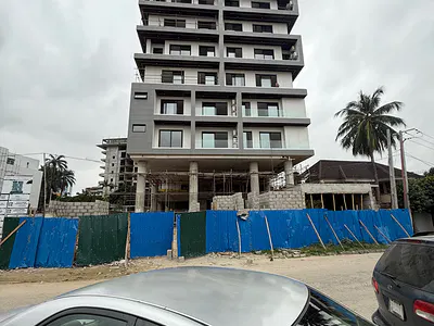 Luxury 4 Bedroom Maisonette with a BQ — Ikoyi, Lagos
