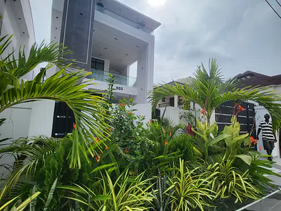 Outstanding Luxurious Unique 5bed Detach Duplex Gym, Pool, BQ, Sitout — Lekki, Lagos