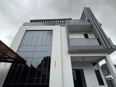 Luxury Finished 5 Bedroom Fully Detached Duplex with Pool, BQ — Apo, Abuja