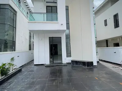 Luxury 5 Bedroom Detached Duplex + BQ, Cinema, Swimming Pool — Lekki, Lagos