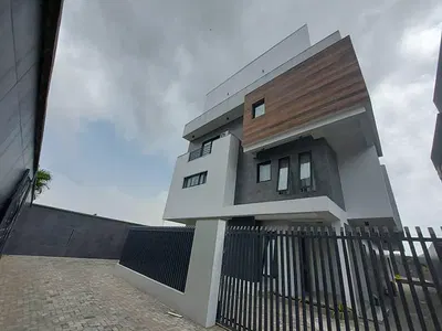 Luxury 5 Bedroom Fully Detached Waterfront Residence — Ikoyi, Lagos