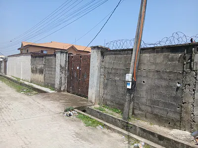 4 Bedroom Bungalow, 2 Room BQ, Sitting on a 2 Plot of Corner Piece Lan — Ajah, Lagos