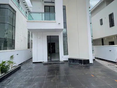 Aesthetically Pleasing 5 Bedroom Detached Duplex — Lekki, Lagos
