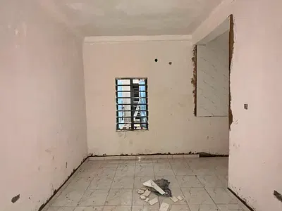 1 Bedroom Flat with Fitted Kitchen — Maryland, Lagos