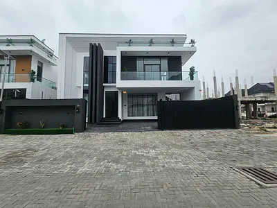 Charming 5 Bedroom Detached Duplex with BQ and Swimmming Pool — Lekki, Lagos