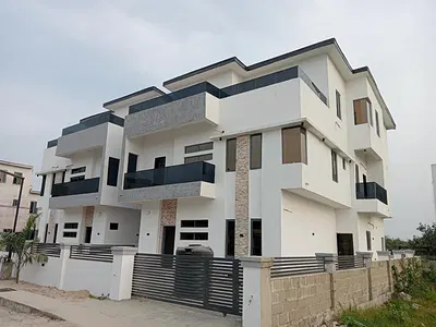 Luxury Style 6 Bedroom Duplex with BQ — Eleko Junction Dangote Refinery Road, Amen Estate Phase 1, Eleko, Ibeju Lekki, Lagos
