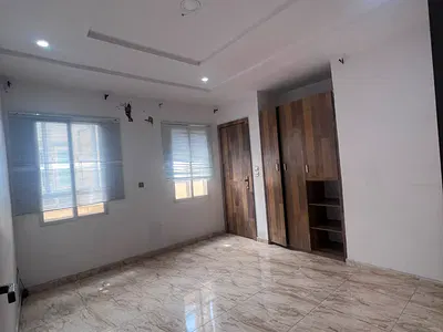 Excellent Single Bedroom Apartment Upstairs, Fully Serviced with Pool — Lekki, Lagos