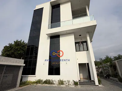 6 Bedroom Detached Duplex with BQ — Ikoyi, Lagos